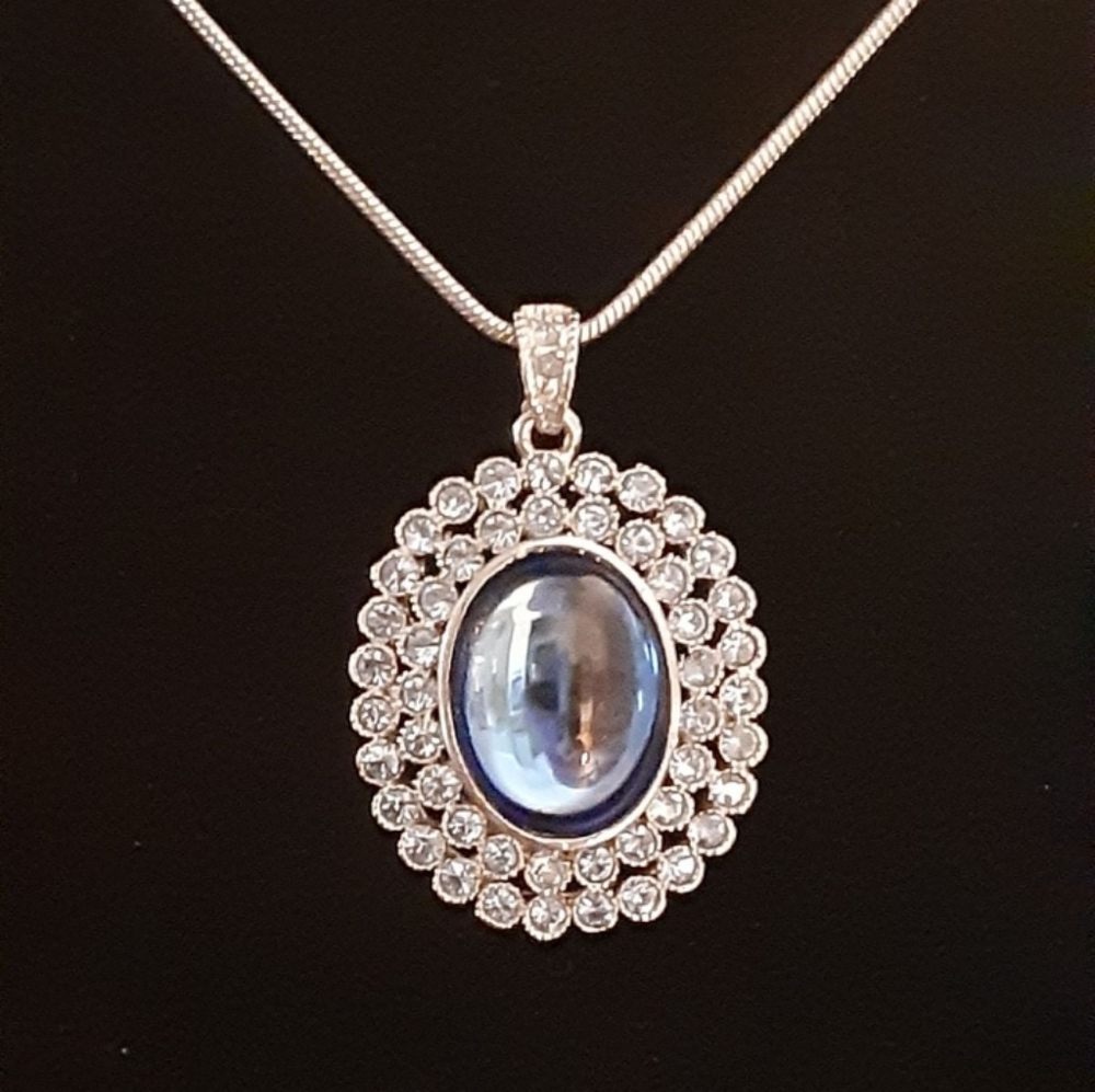 Royal Blue Crystal Cabochon Pendant Necklace 16"